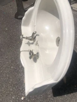 Lavabo ancien mural en porcelaine anglaise Torcher – Robinetterie d'origine
