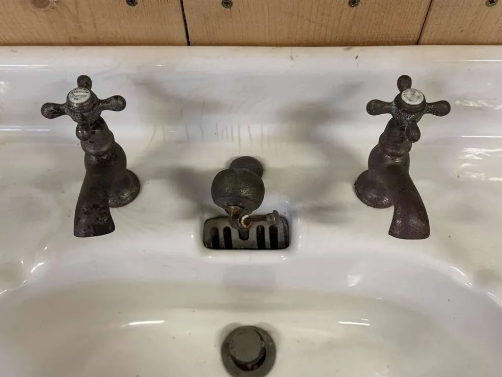 Lavabo sur pied début XXème