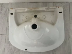 Lavabo / évier suspendu Roca blanc