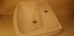 Lavabo vintage année 60 en gré émaillé