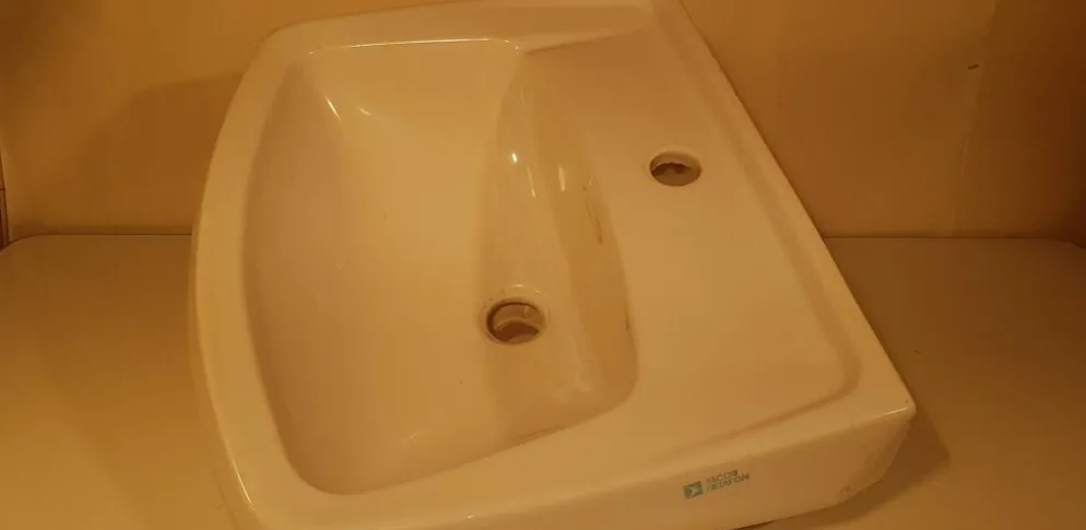 Lavabo vintage année 60 en gré émaillé