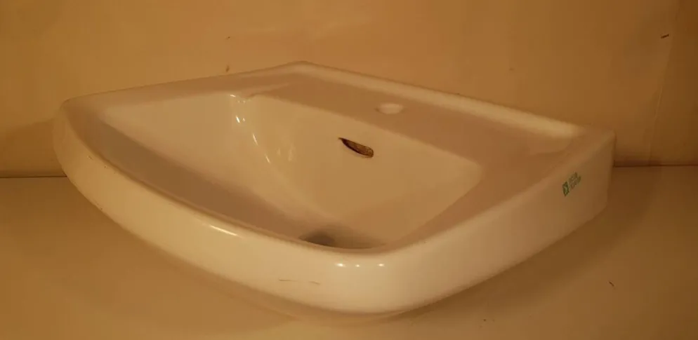 Lavabo vintage année 60 en gré émaillé