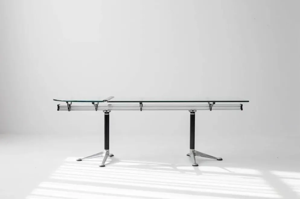 Le bureau emblématique Burdick Group de Bruce Burdick pour Herman Miller, années 1980.