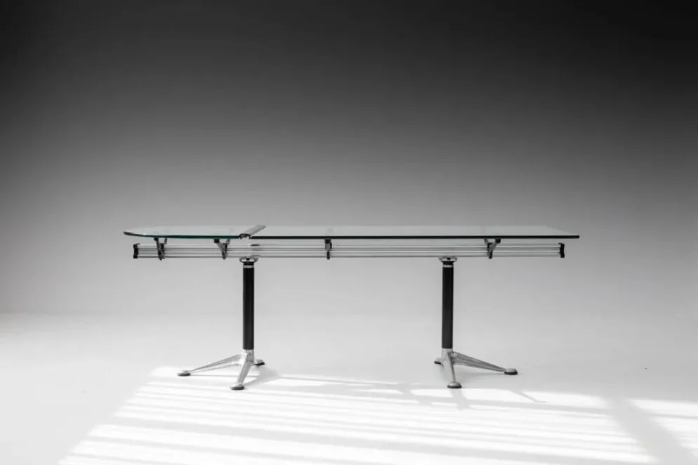 Le bureau emblématique Burdick Group de Bruce Burdick pour Herman Miller, années 1980.