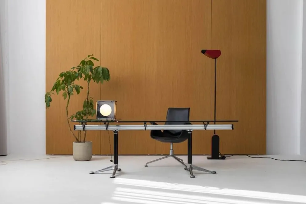 Le bureau emblématique Burdick Group de Bruce Burdick pour Herman Miller, années 1980.