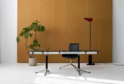 Le bureau emblématique Burdick Group de Bruce Burdick pour Herman Miller, années 1980.