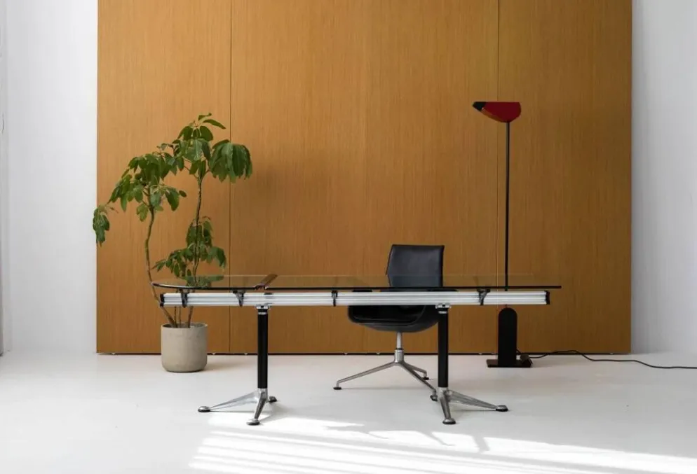 Le bureau emblématique Burdick Group de Bruce Burdick pour Herman Miller, années 1980.