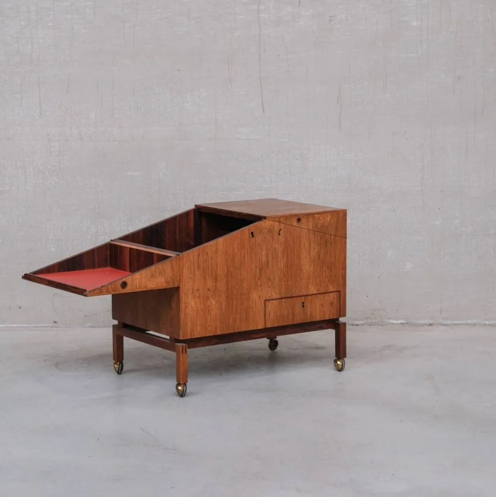 Leif Alring Cabinet de Bar en Bois de Rose Danois du Milieu du Siècle