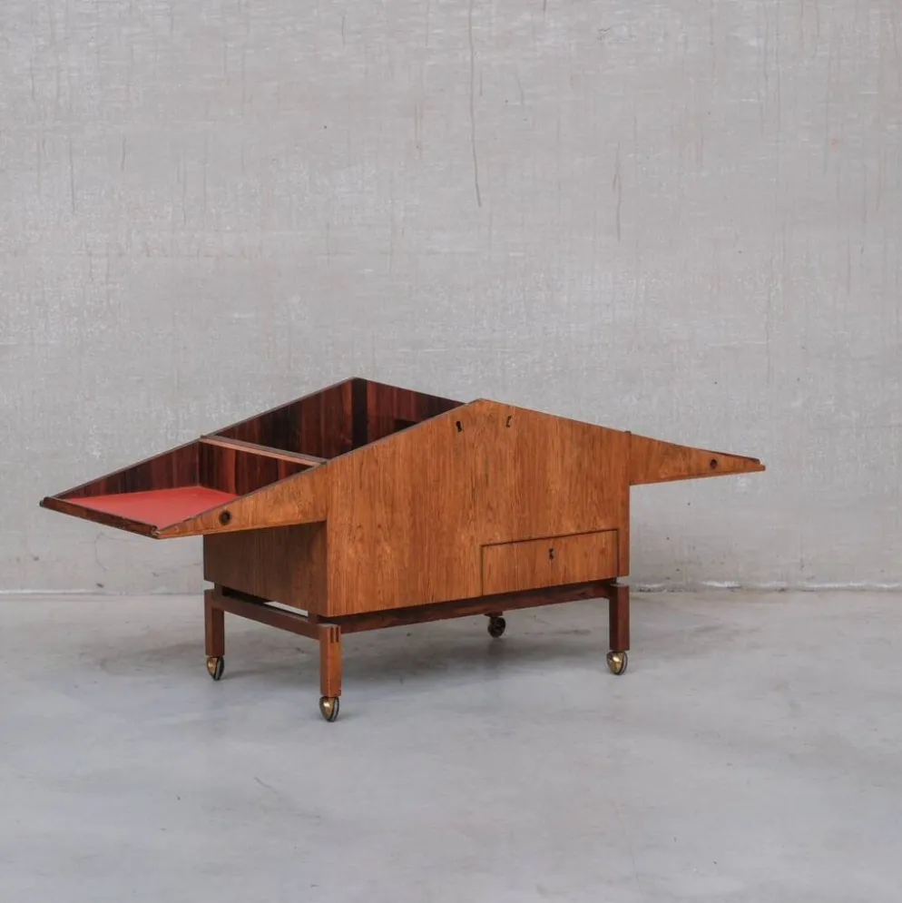 Leif Alring Cabinet de Bar en Bois de Rose Danois du Milieu du Siècle