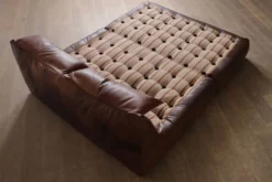 Le lit Bambole en cuir buffle par Mario Bellini pour B&B Italia, années 1970.
