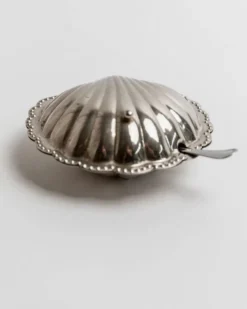 Élégant sucrier vintage en forme de coquillage en argent des années 1960 avec cuillère.