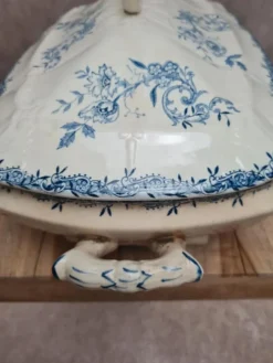 Légumier ancien en terre de fer Clairefontaine Lg – Modèle Montespan – XIXe