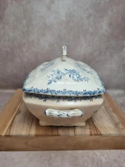 Légumier ancien en terre de fer Clairefontaine Lg – Modèle Montespan – XIXe