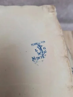 Légumier ancien en terre de fer Clairefontaine Lg – Modèle Montespan – XIXe