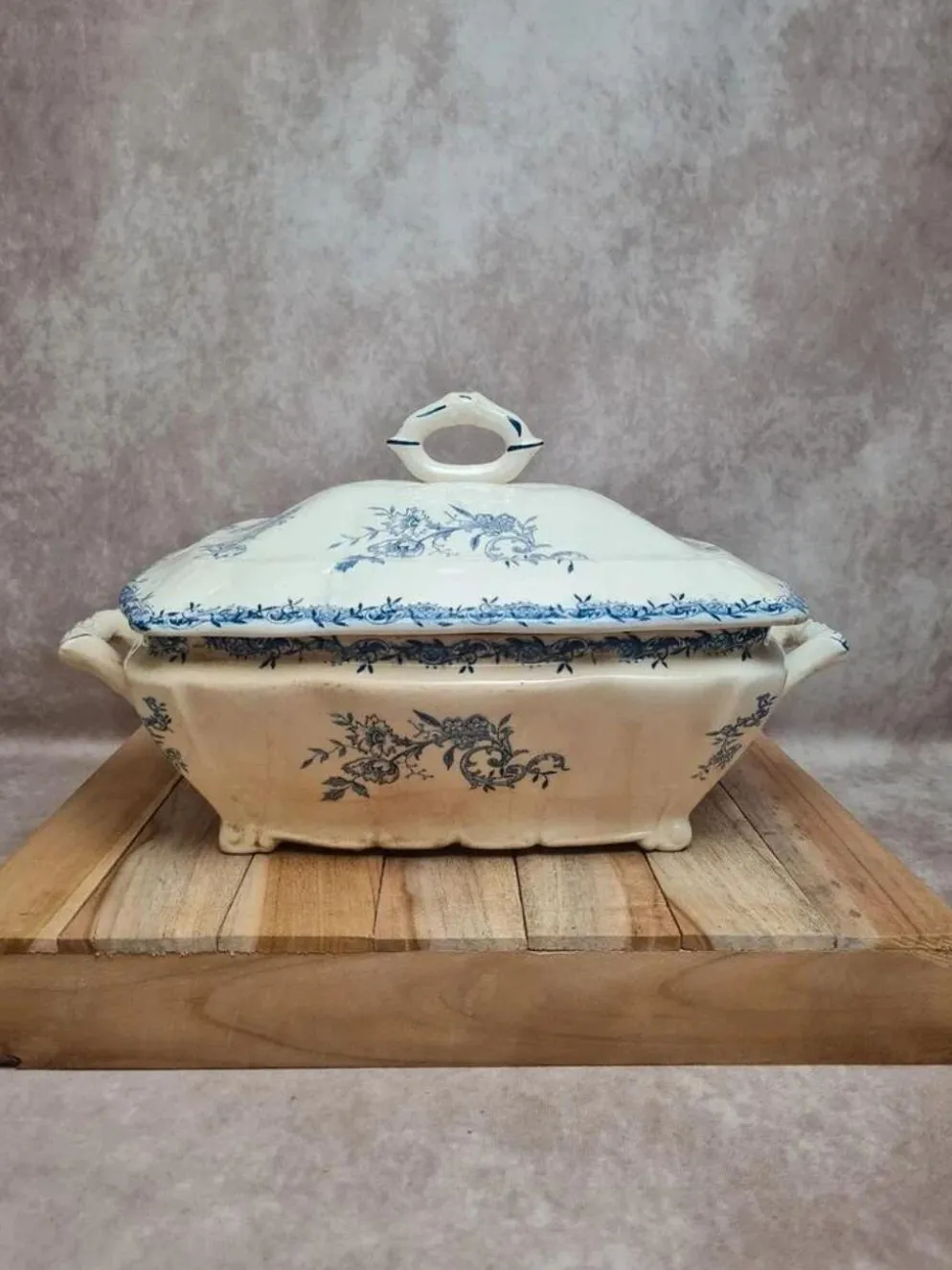Légumier ancien en terre de fer Clairefontaine Lg – Modèle Montespan – XIXe
