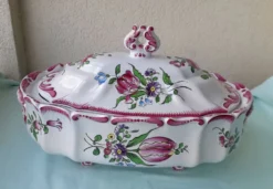 Légumier en faïence style Lunéville