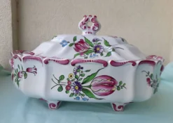 Légumier en faïence style Lunéville