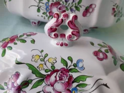 Légumier en faïence style Lunéville