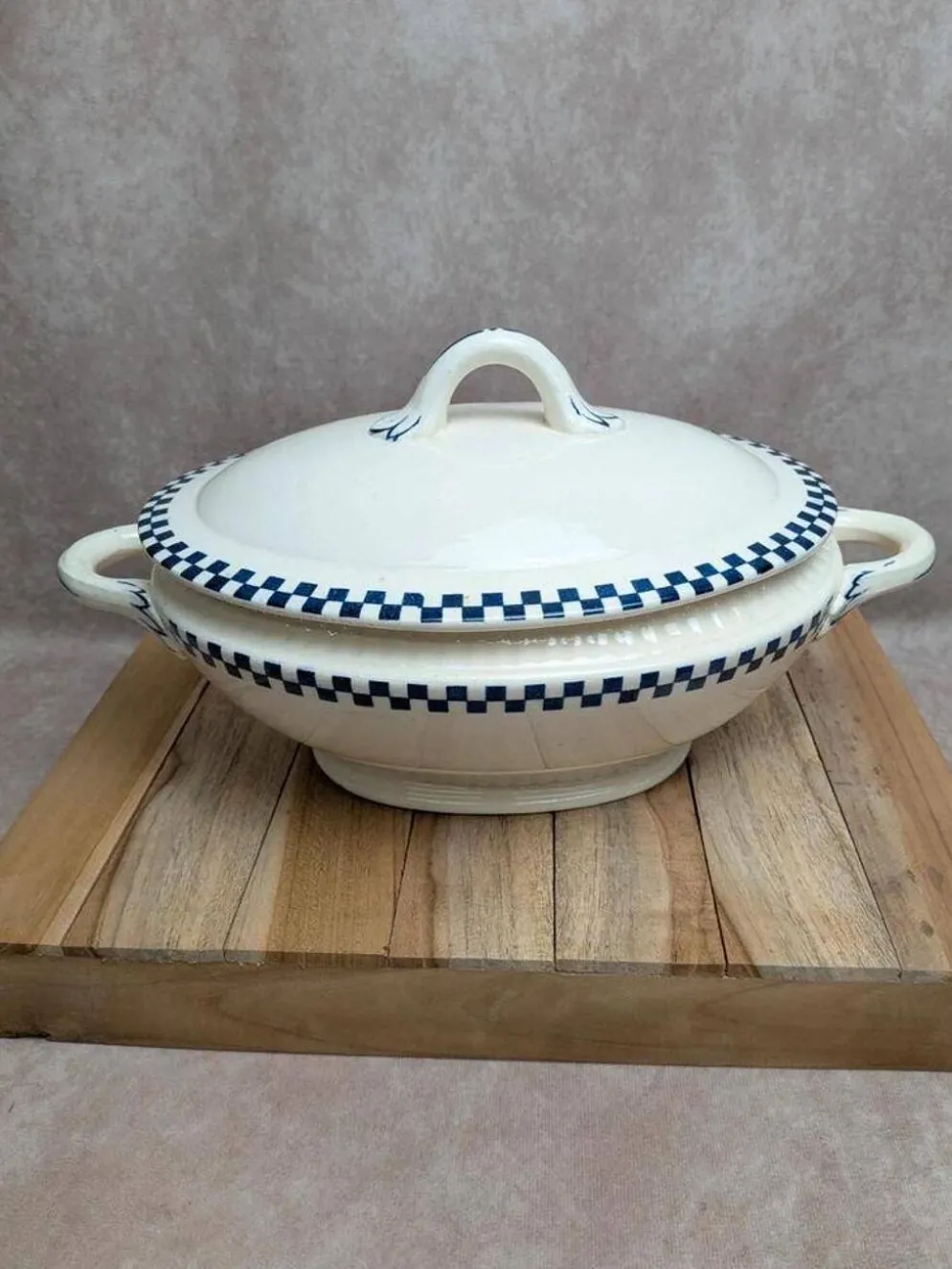 Légumier en terre de fer Salins modèle Damier
