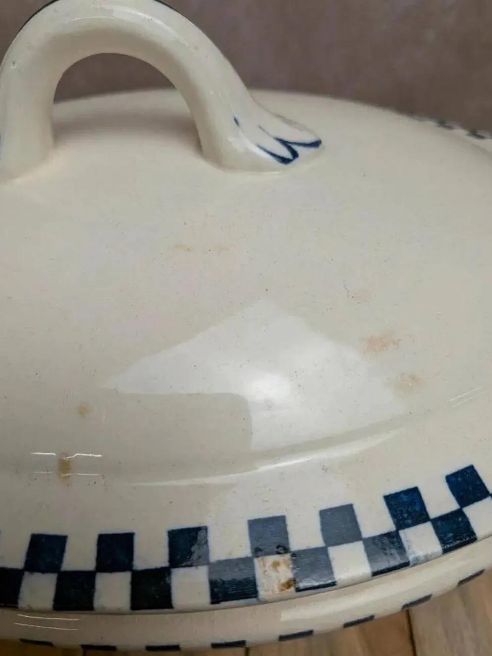 Légumier en terre de fer Salins modèle Damier