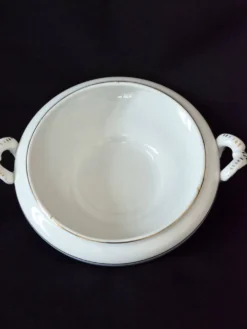 Légumier ou soupière en faïence d’Onnaing A524