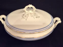 Légumier ou soupière en faïence d’Onnaing A524