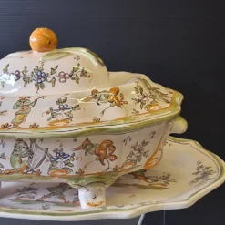 Légumier/soupière en céramique et son plat de service en très bon é