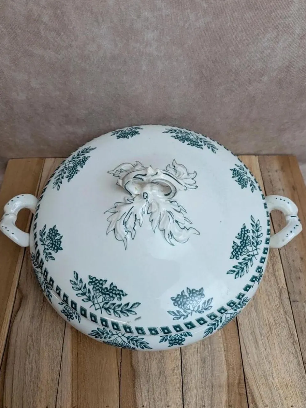 Légumière ancienne terre de fer – Faïencerie d’onnaing – décor Sorbier