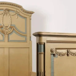 Lit ancien de style néoclassique en hêtre laqué, manufacture Luigi Gatti, XXe siècle
