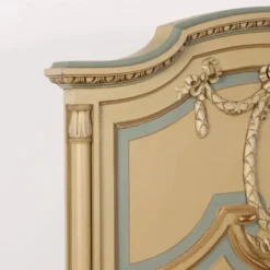 Lit ancien de style néoclassique en hêtre laqué, manufacture Luigi Gatti, XXe siècle