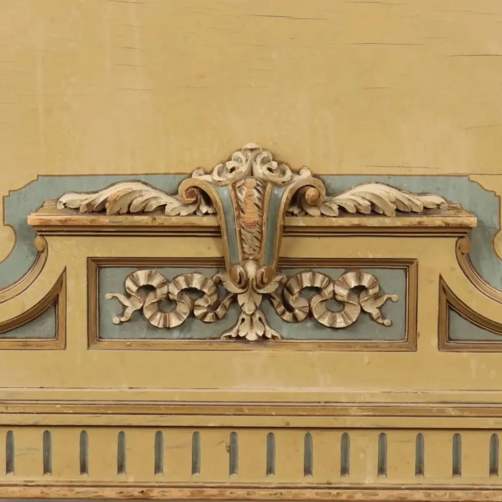 Lit ancien de style néoclassique en hêtre laqué, manufacture Luigi Gatti, XXe siècle