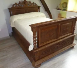 Lit ancien style Louis XIII Baroque