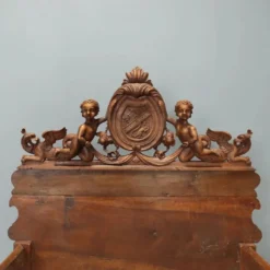Lit ancien une place en noyer sculpté, Italie, XIXe siècle