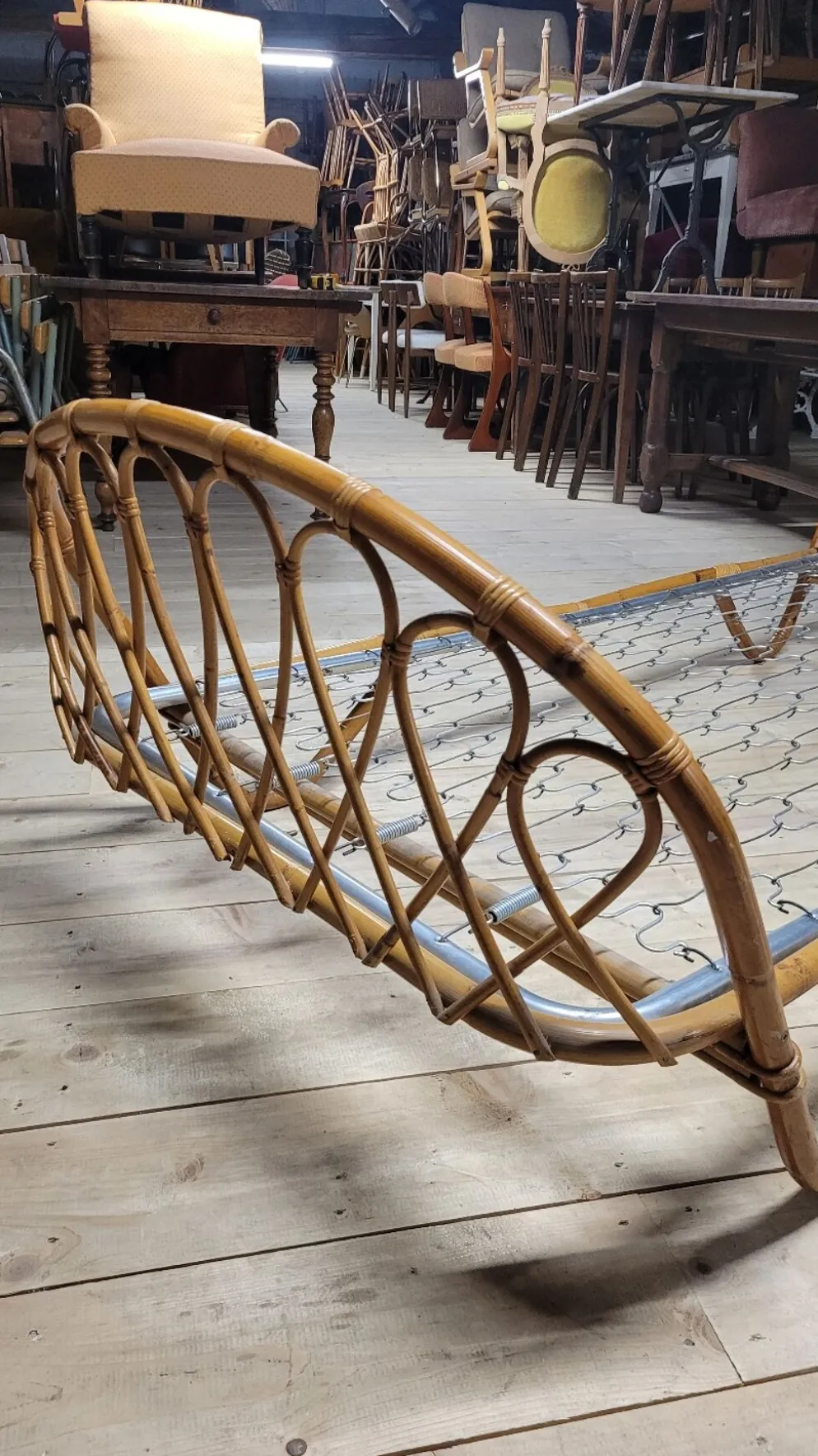 Lit banquette corbeille en rotin vintage- 1950s