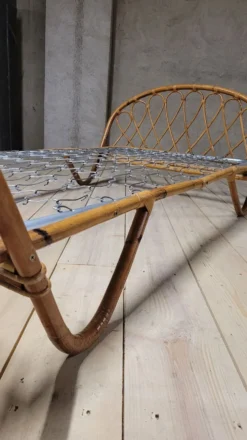 Lit banquette corbeille en rotin vintage- 1950s