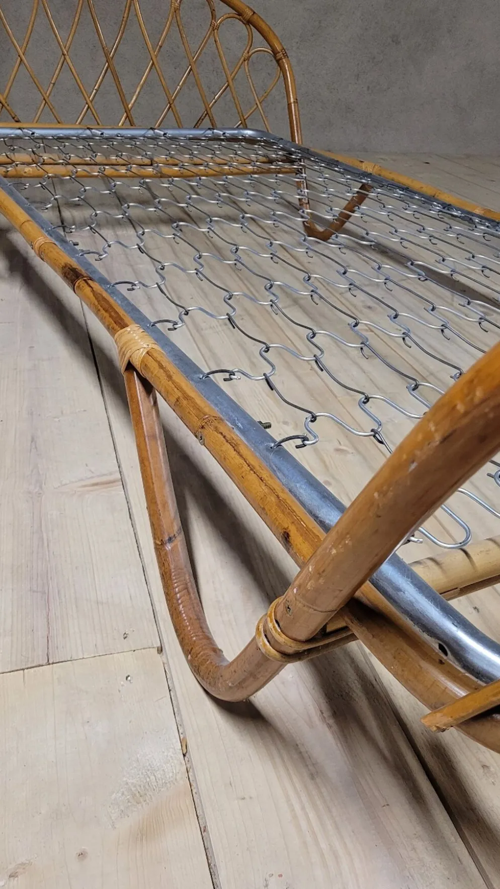 Lit banquette corbeille en rotin vintage- 1950s