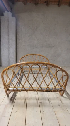 Lit banquette corbeille en rotin vintage- 1950s