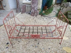 Lit banquette en fer forgé XIXe siècle 190cm x80cm