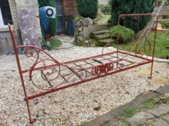 Lit banquette en fer forgé XIXe siècle