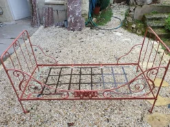 Lit banquette en fer forgé XIXe siècle