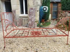 Lit banquette en fer forgé XIXe siècle