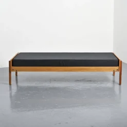 Lit banquette par Pierre Guariche, La Plagne, vers 1965