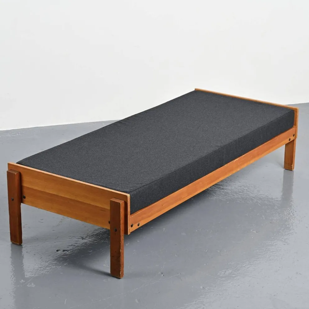 Lit banquette par Pierre Guariche, La Plagne, vers 1965