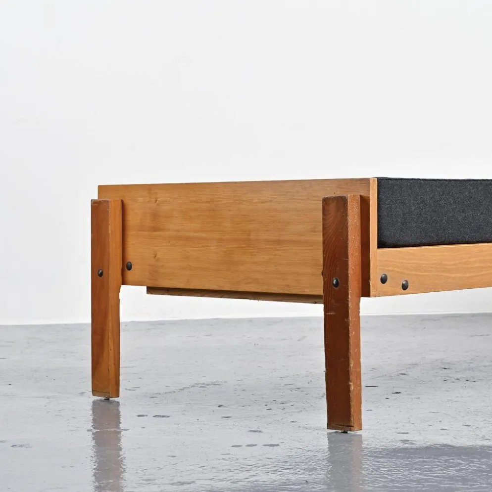 Lit banquette par Pierre Guariche, La Plagne, vers 1965