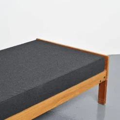 Lit banquette par Pierre Guariche, La Plagne, vers 1965