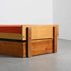Lit banquette par Pierre Guariche, La Plagne, vers 1965