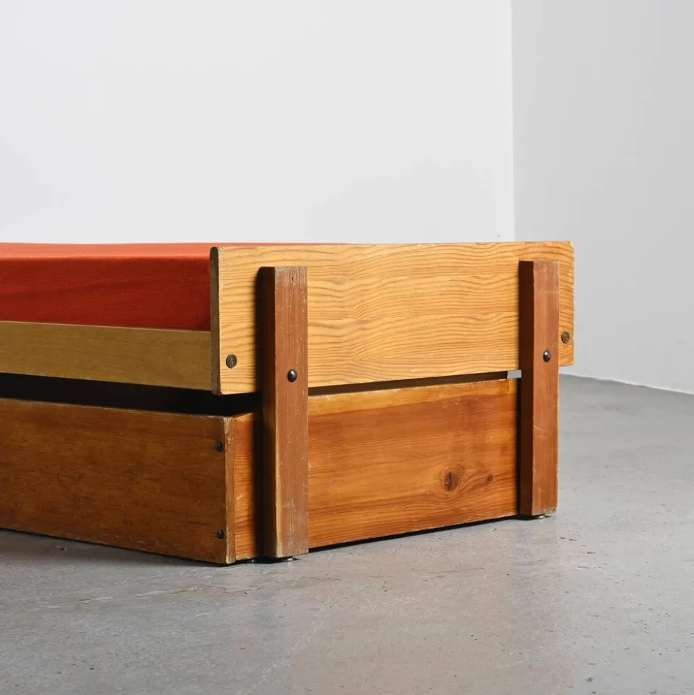 Lit banquette par Pierre Guariche, La Plagne, vers 1965