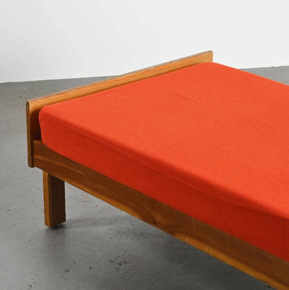 Lit banquette par Pierre Guariche, La Plagne, vers 1965