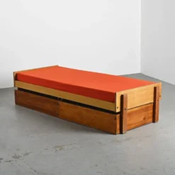 Lit banquette par Pierre Guariche, La Plagne, vers 1965