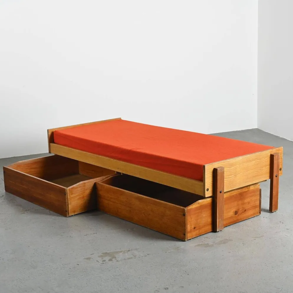 Lit banquette par Pierre Guariche, La Plagne, vers 1965